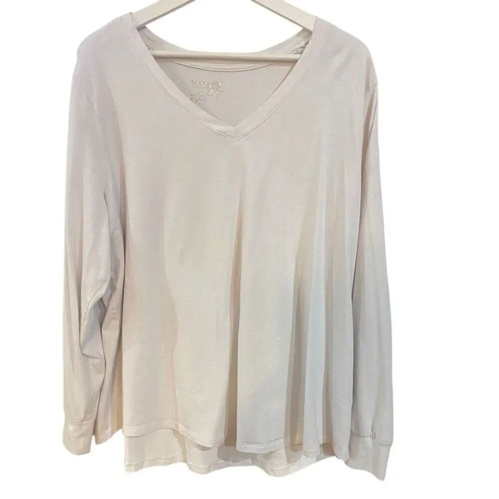 Terra & sky long sleeve V-neck white shirt two XL
